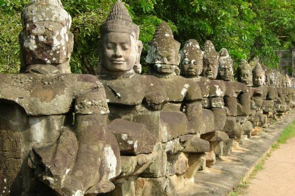 Statues, Angkor Thom